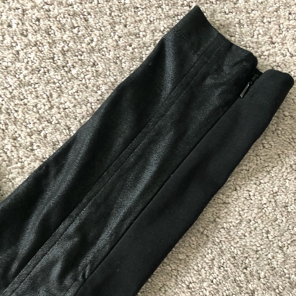 BCBG skinny straight leg faux leather leggings. XS - Picture 5 of 6